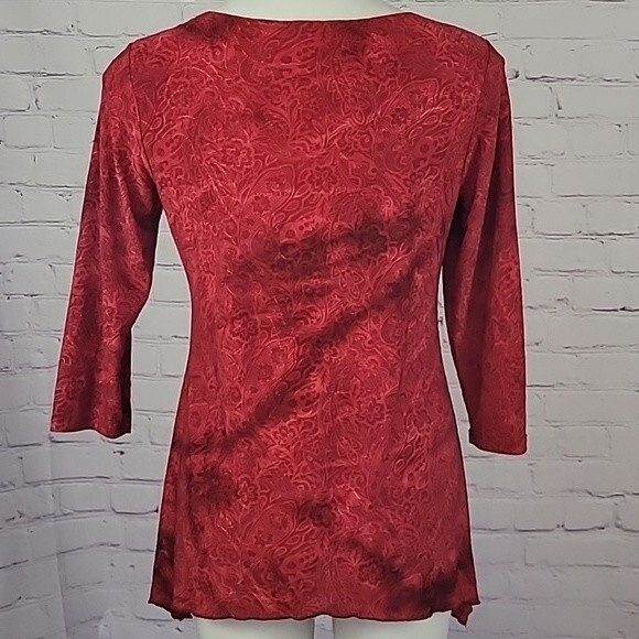 Dress Barn Red pink and black 3/4 sleeve Stretchy Top. Size Small. - Picture 3 of 6